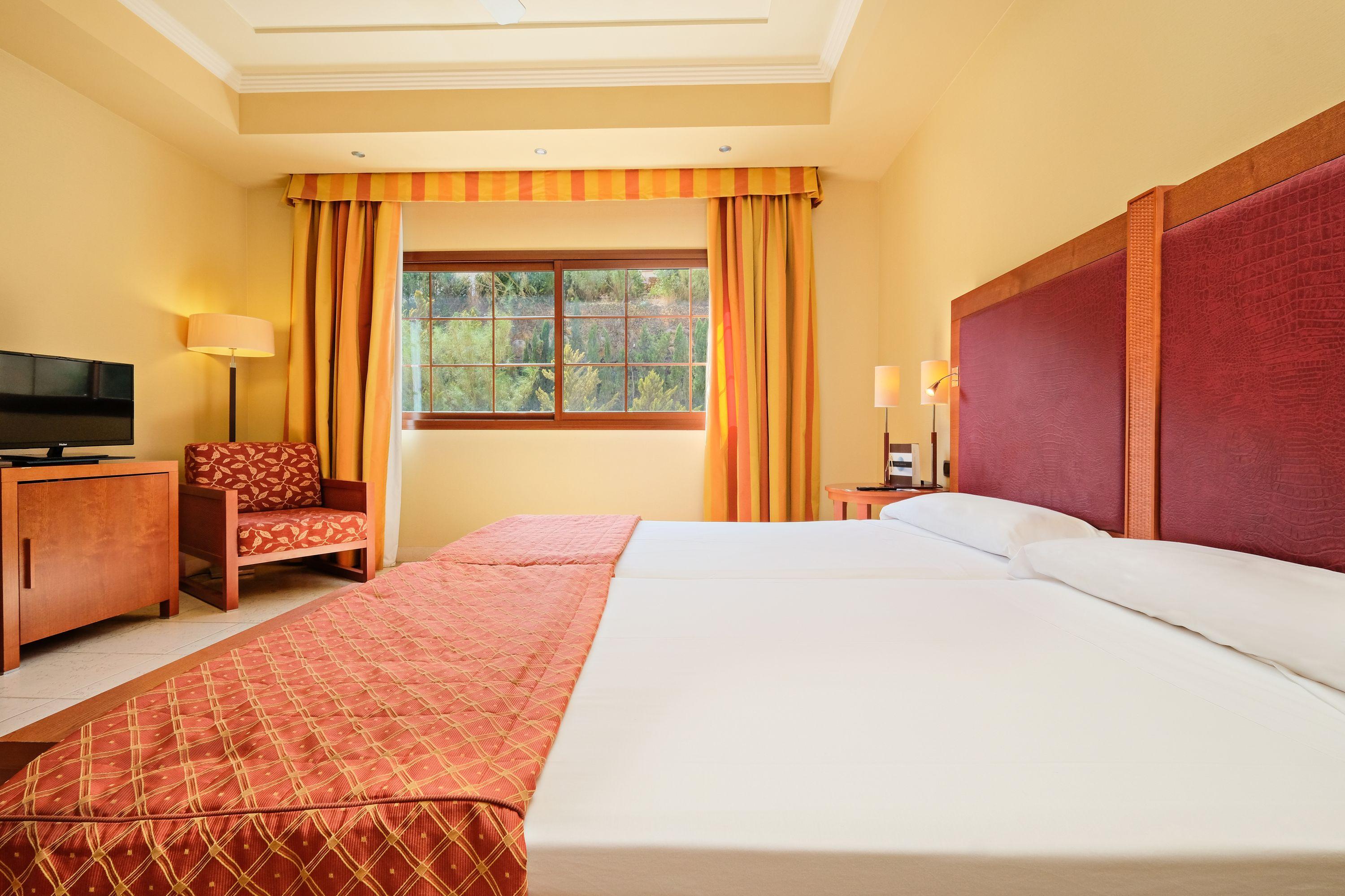 Hotel Envia Almeria Spa & Golf Aguadulce  Dış mekan fotoğraf A room at the hotel