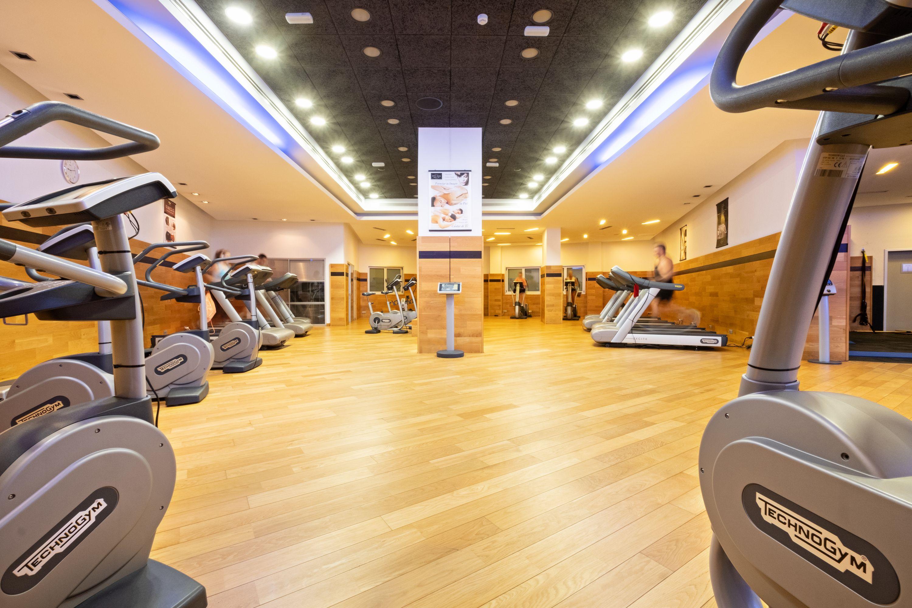 Hotel Envia Almeria Spa & Golf Aguadulce  Dış mekan fotoğraf The gym at the hotel