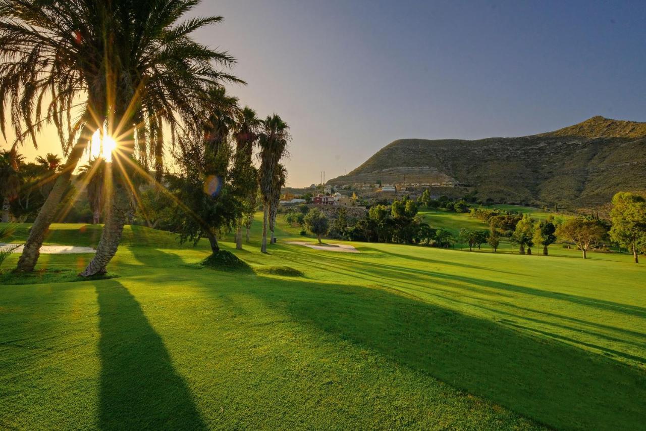 Hotel Envia Almeria Spa & Golf Aguadulce  Dış mekan fotoğraf Golf course at the resort